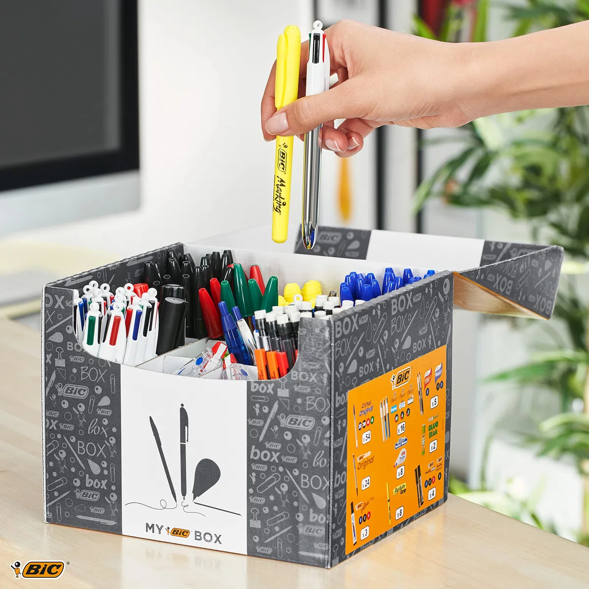BIC Schreibwaren Set: 75 Kugelschreiber, 8 Textmarker, 2 Kleber, 7 Marker, 8 Korrekturroller & 24 Druckbleistifte, My BIC Box